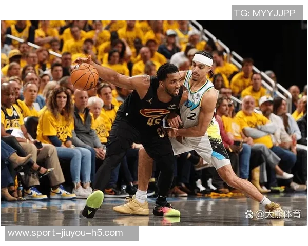 小米切尔助攻12次展现控卫实力努力帮助队友轻松得分