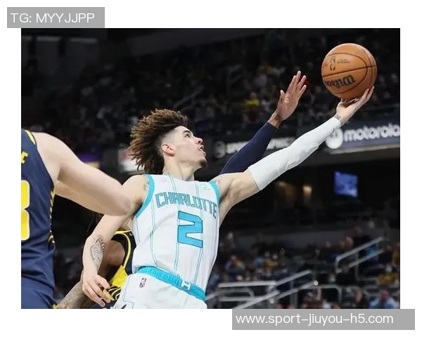 拉梅洛鲍尔因脚踝不适提前离场本场比赛将无法继续参赛 拉梅洛鲍尔因脚踝不适提前离场本场比赛将无法继续参赛