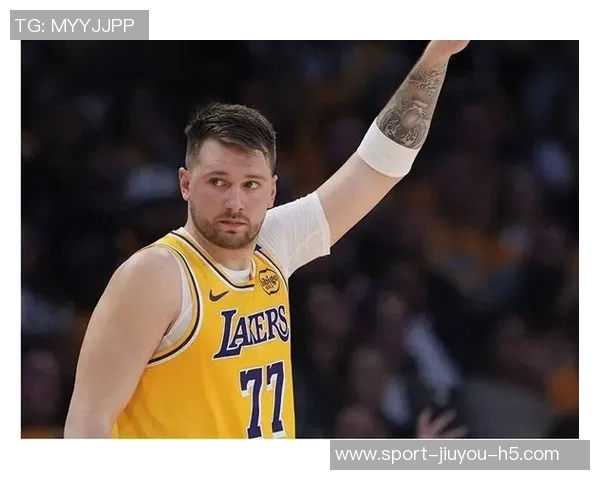 东契奇首节火力全开轻松拿下17分艾顿称训练中已领教其实力